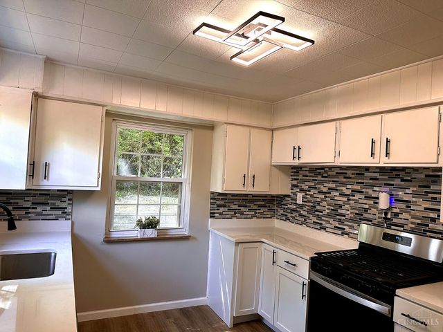 1612 Hunt Rd, Reading, OH 45215