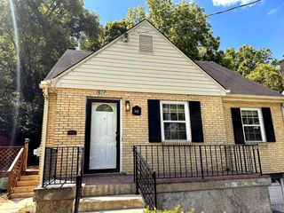 1612 Hunt Rd, Reading, OH 45215