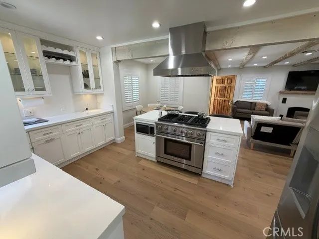 22025 Lopez, Woodland Hills, CA 91364