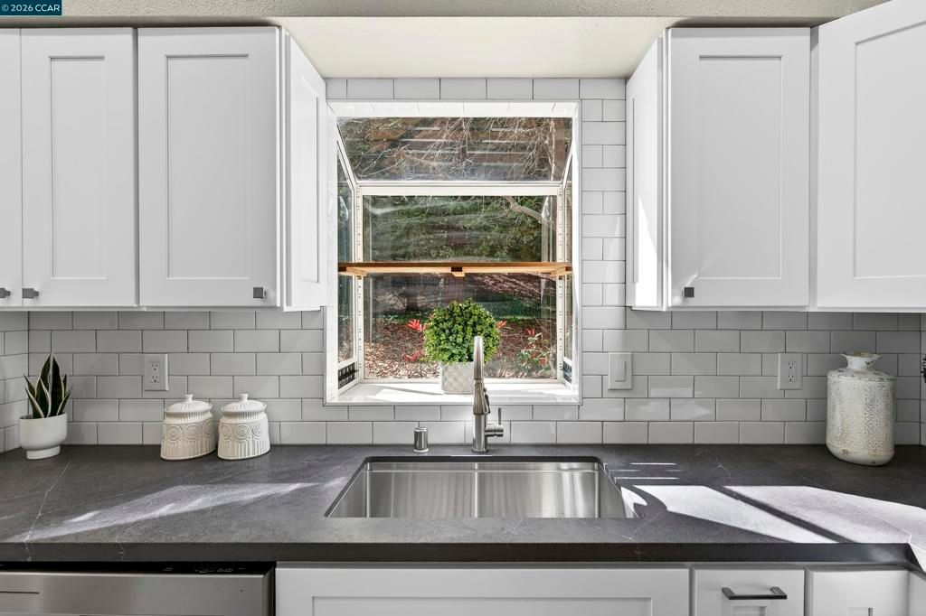 Image 14 of property listing at 603 603 Forest Run, Hercules, CA 94547