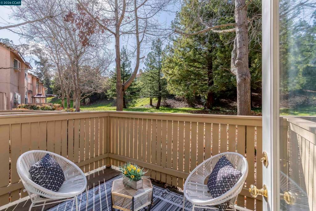 Image 18 of property listing at 603 603 Forest Run, Hercules, CA 94547