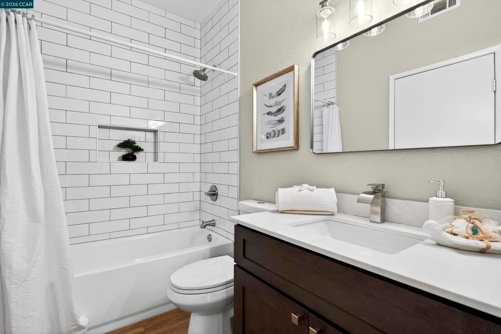 Image 32 of property listing at 603 603 Forest Run, Hercules, CA 94547