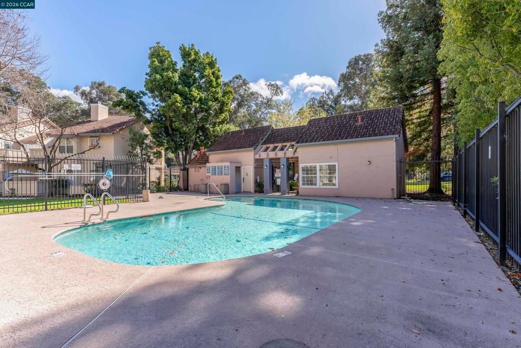 Image 44 of property listing at 603 603 Forest Run, Hercules, CA 94547