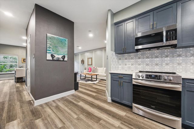 727 Bunker Hill Road 36, Houston, TX 77024