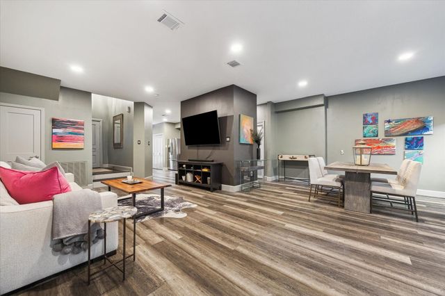 727 Bunker Hill Road 36, Houston, TX 77024