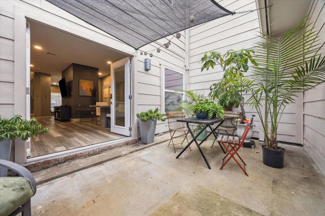 727 Bunker Hill Road 36, Houston, TX 77024