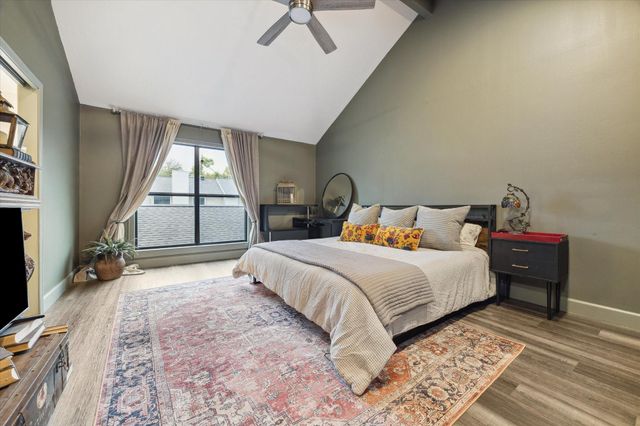 727 Bunker Hill Road 36, Houston, TX 77024