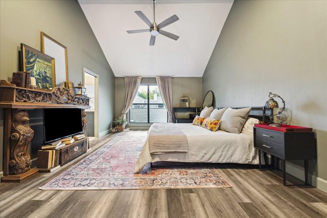 727 Bunker Hill Road 36, Houston, TX 77024