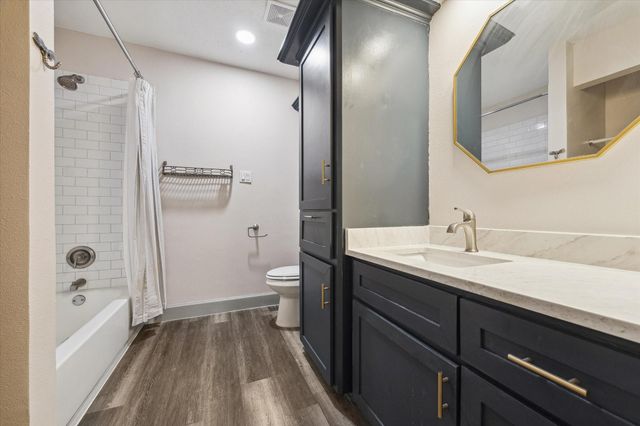 727 Bunker Hill Road 36, Houston, TX 77024