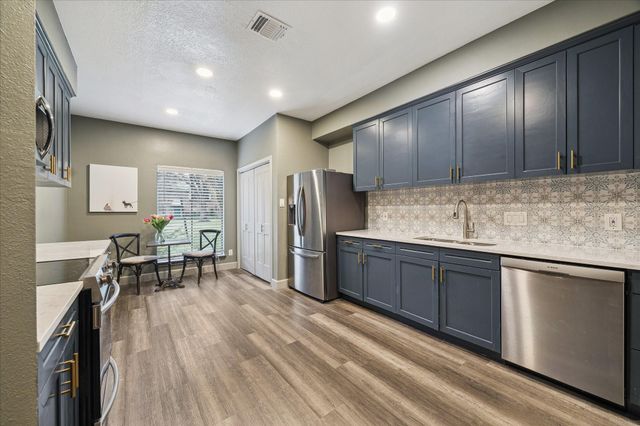 727 Bunker Hill Road 36, Houston, TX 77024