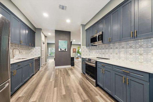 727 Bunker Hill Road 36, Houston, TX 77024