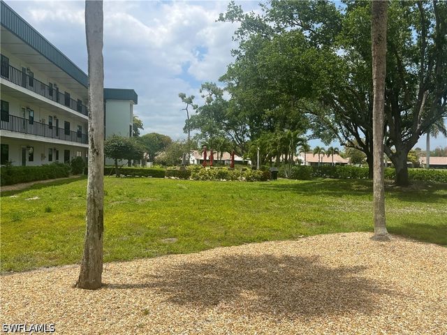 1747 Pebble Beach DR 106, Fort Myers, FL 33907