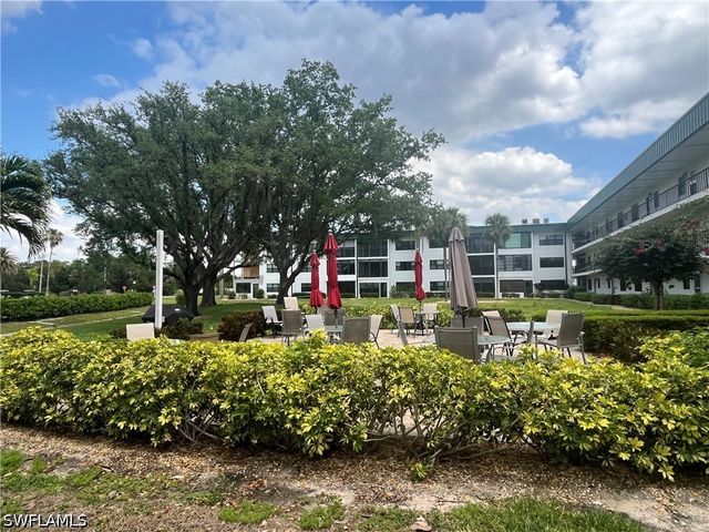 1747 Pebble Beach DR 106, Fort Myers, FL 33907