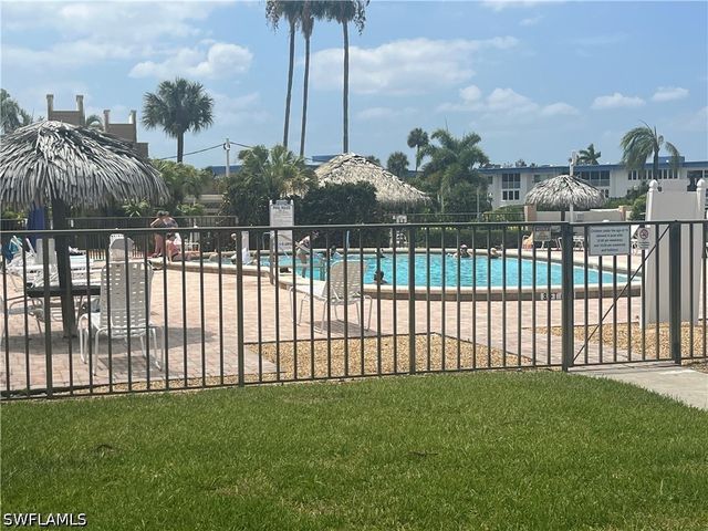 1747 Pebble Beach DR 106, Fort Myers, FL 33907