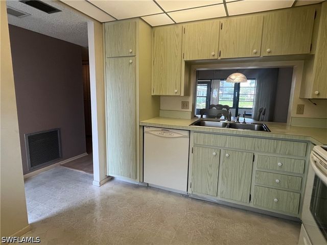 1747 Pebble Beach DR 106, Fort Myers, FL 33907