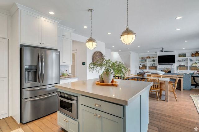 198 E ZINFANDEL LN, Vineyard, UT 84059