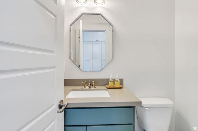 198 E ZINFANDEL LN, Vineyard, UT 84059