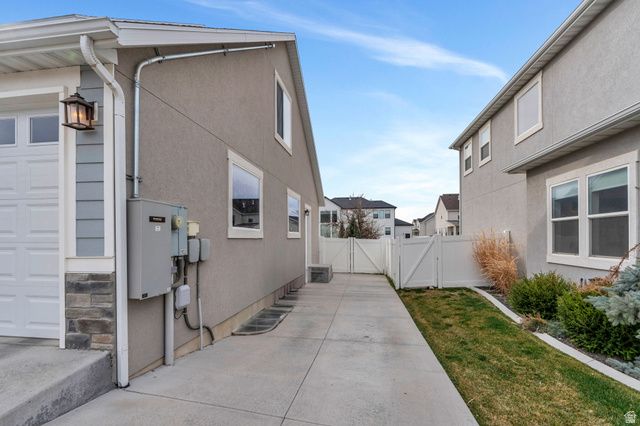 198 E ZINFANDEL LN, Vineyard, UT 84059