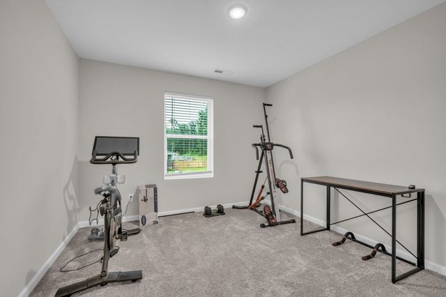 400 Hickory Pointe Dr, Dickson, TN 37055