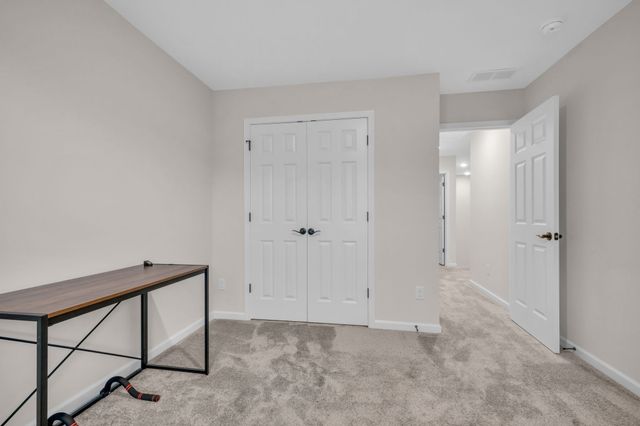 400 Hickory Pointe Dr, Dickson, TN 37055