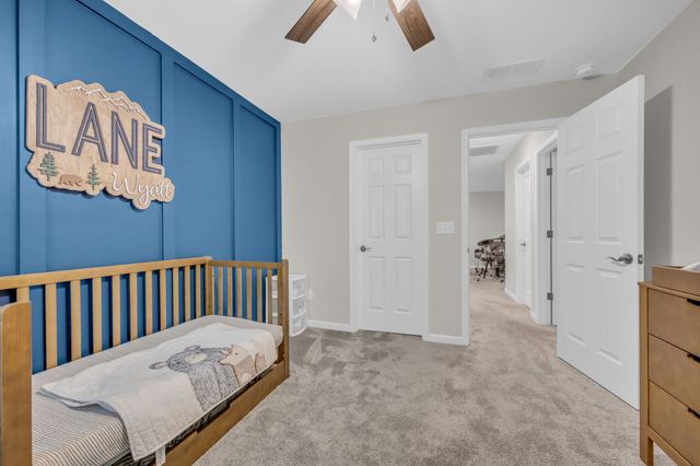 400 Hickory Pointe Dr, Dickson, TN 37055