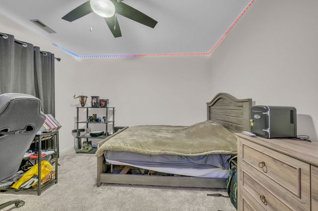 400 Hickory Pointe Dr, Dickson, TN 37055
