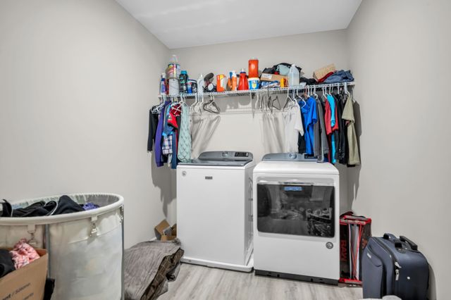 400 Hickory Pointe Dr, Dickson, TN 37055