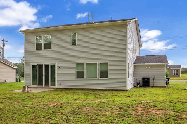 400 Hickory Pointe Dr, Dickson, TN 37055