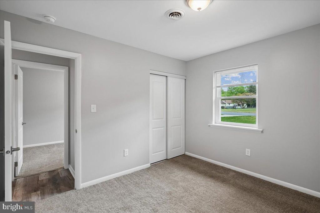 Image 8 of property listing at 27202 N TOURMALINE DR, Hebron, MD 21830