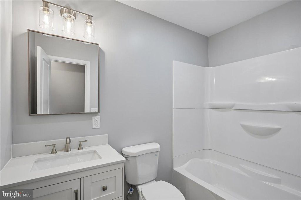 Image 11 of property listing at 27202 N TOURMALINE DR, Hebron, MD 21830