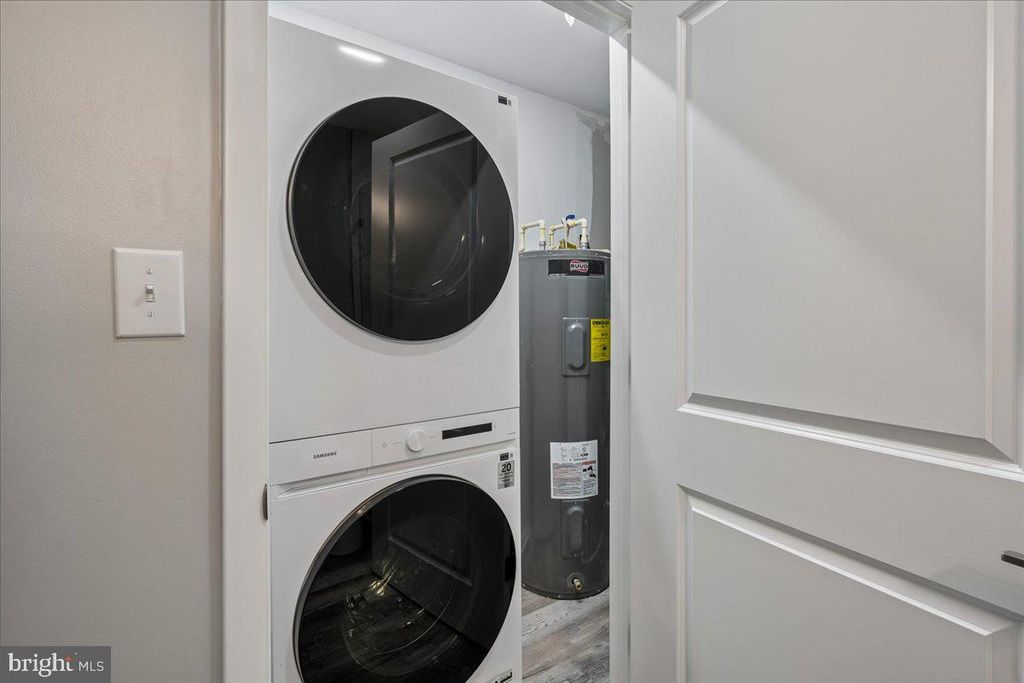 Image 12 of property listing at 27202 N TOURMALINE DR, Hebron, MD 21830