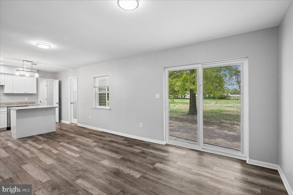 Image 4 of property listing at 27202 N TOURMALINE DR, Hebron, MD 21830