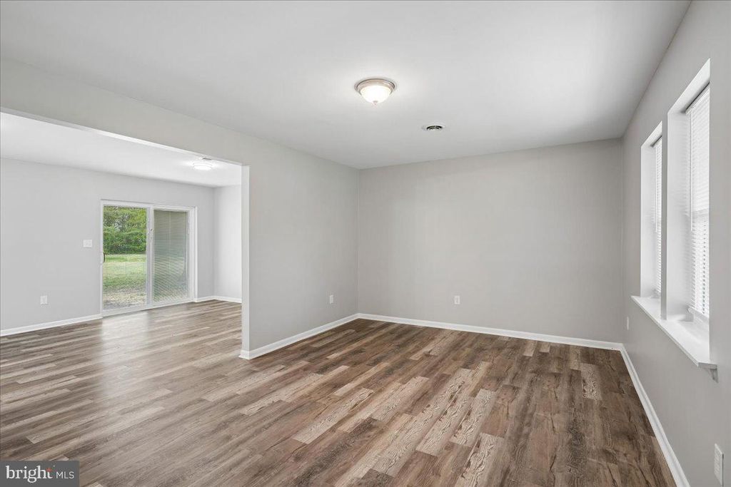 Image 5 of property listing at 27202 N TOURMALINE DR, Hebron, MD 21830