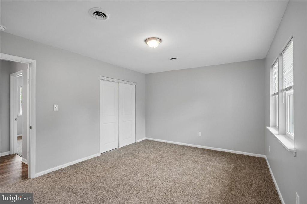 Image 6 of property listing at 27202 N TOURMALINE DR, Hebron, MD 21830