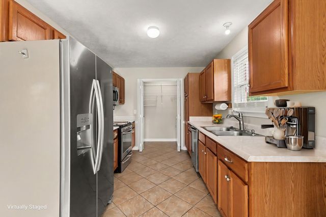1723 Tradewinds Trl, Murfreesboro, TN 37128