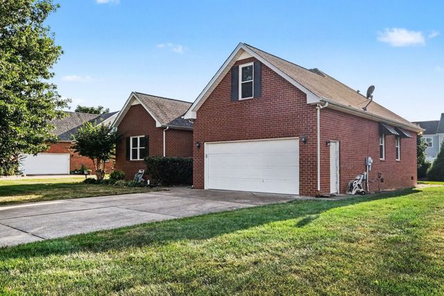 1723 Tradewinds Trl, Murfreesboro, TN 37128