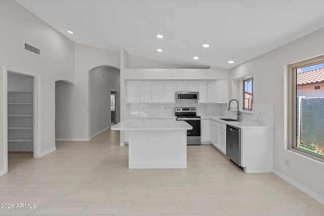 10001 W POTTER Drive, Peoria, AZ 85382