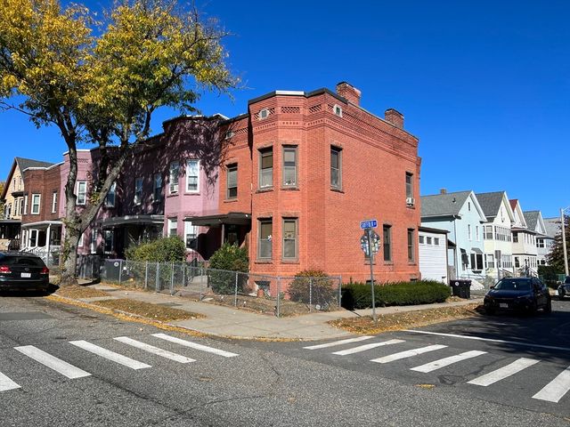 219 Suffolk Street, Holyoke, MA 01040