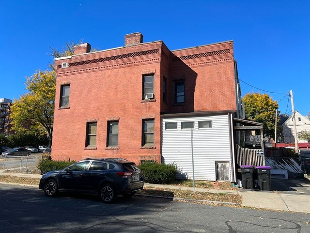 219 Suffolk Street, Holyoke, MA 01040