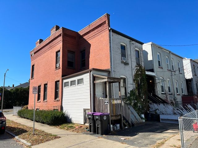 219 Suffolk Street, Holyoke, MA 01040