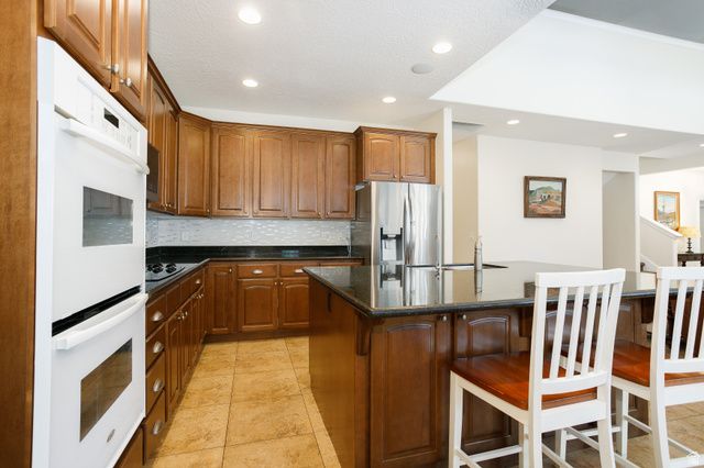 10398 S MARTINGS DR, South Jordan, UT 84009