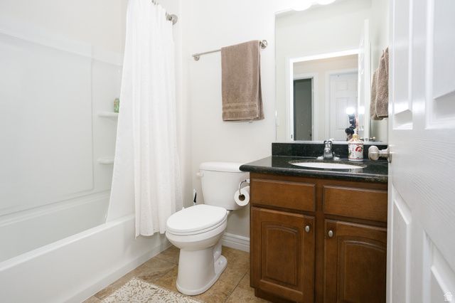10398 S MARTINGS DR, South Jordan, UT 84009