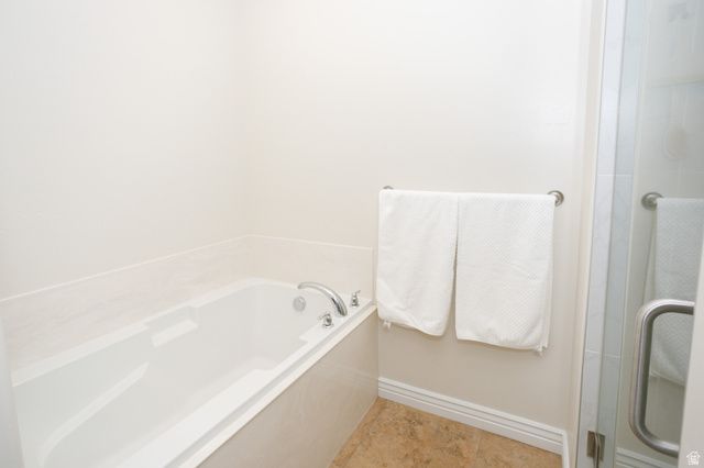10398 S MARTINGS DR, South Jordan, UT 84009