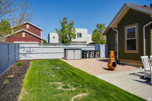 10398 S MARTINGS DR, South Jordan, UT 84009
