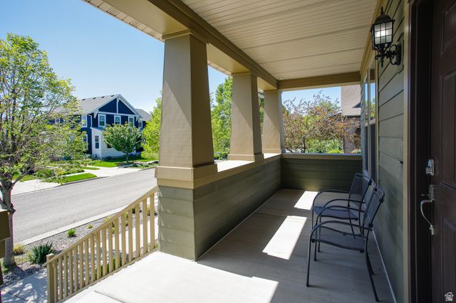 10398 S MARTINGS DR, South Jordan, UT 84009