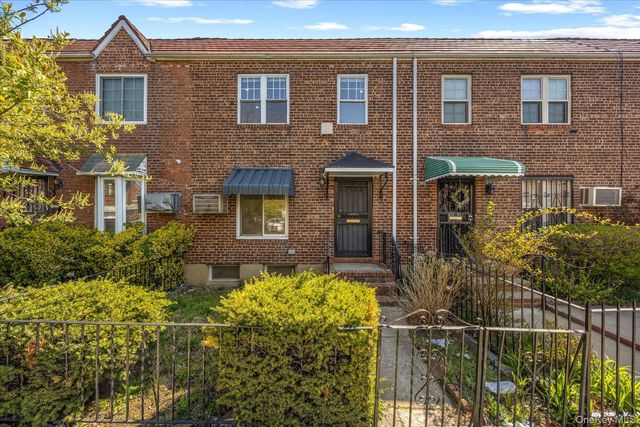 102-39 183 Place, Hollis, NY 11423