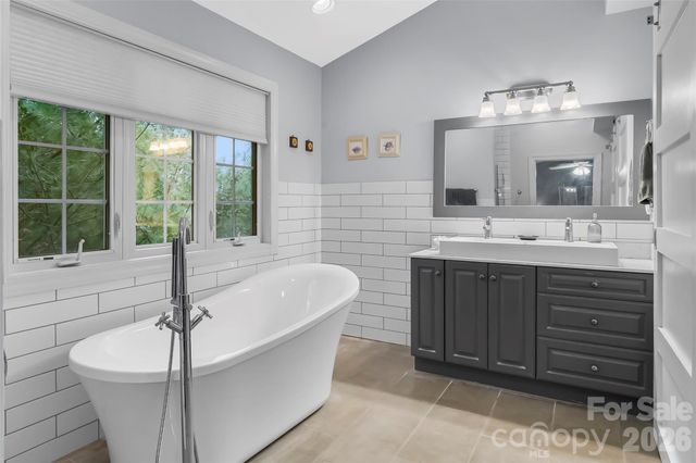 1726 Waterford Way, Morganton, NC 28655