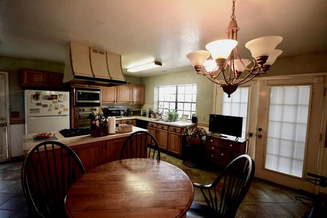 3019 Country Club Blvd, Sugar Land, TX 77478