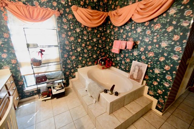 3019 Country Club Blvd, Sugar Land, TX 77478