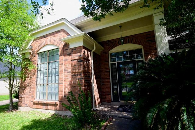 3019 Country Club Blvd, Sugar Land, TX 77478